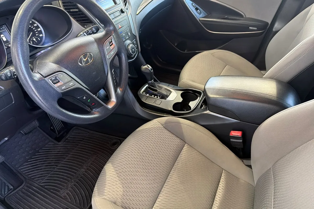 2017 Hyundai Santa Fe Sport 2.4L thumbnail 10