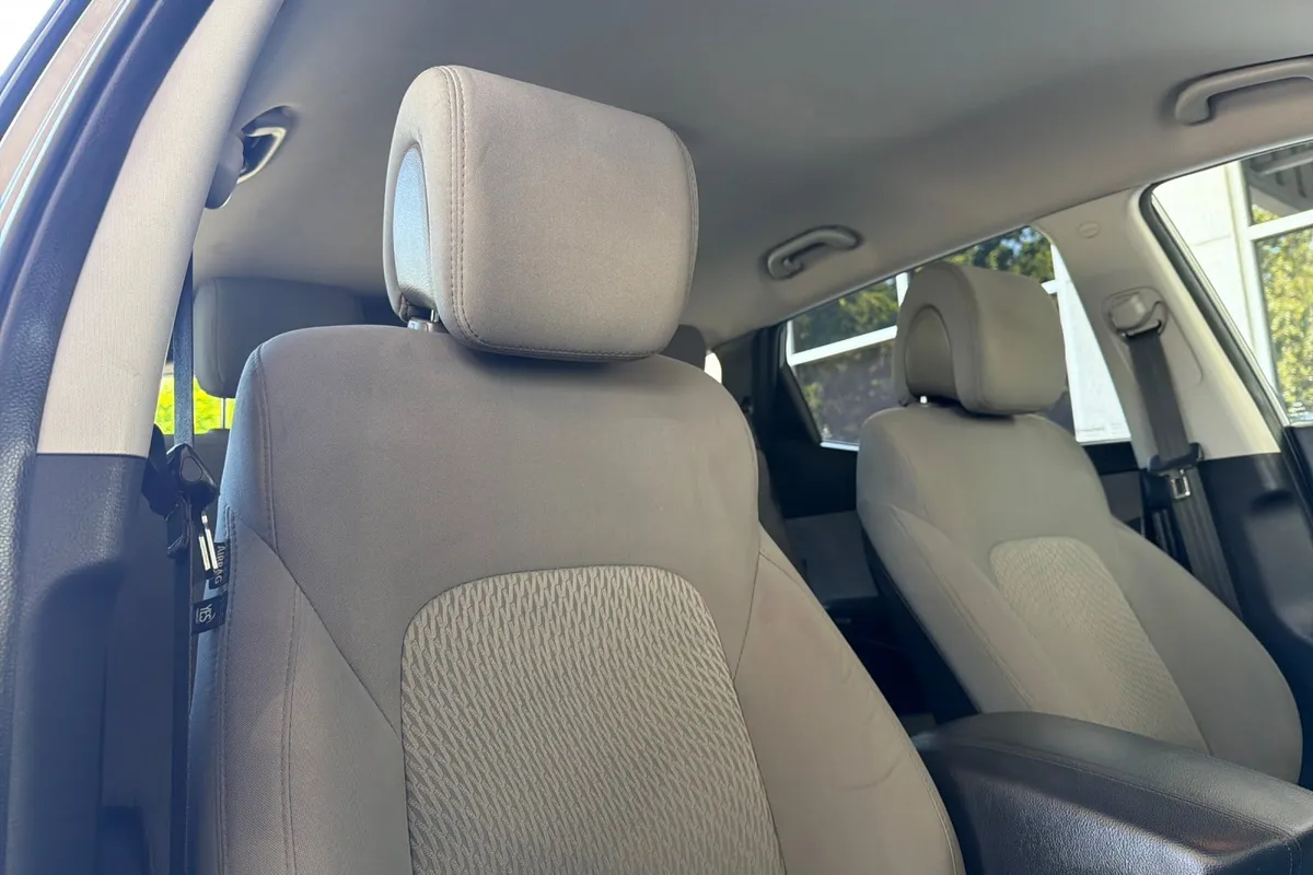 2017 Hyundai Santa Fe Sport 2.4L thumbnail 20