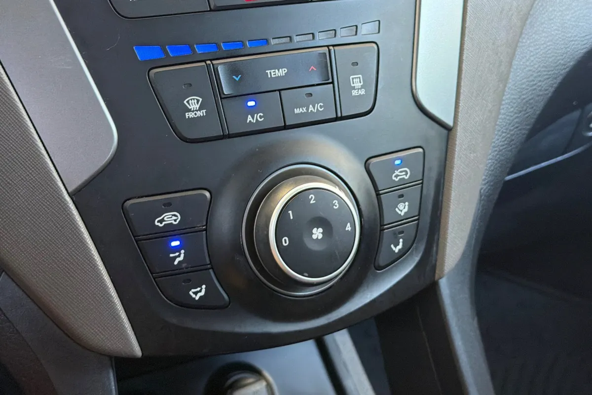 2017 Hyundai Santa Fe Sport 2.4L thumbnail 25