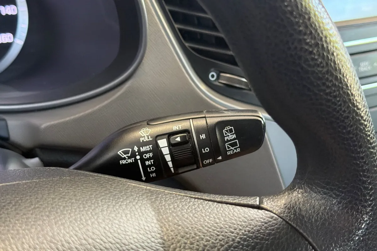 2017 Hyundai Santa Fe Sport 2.4L thumbnail 31