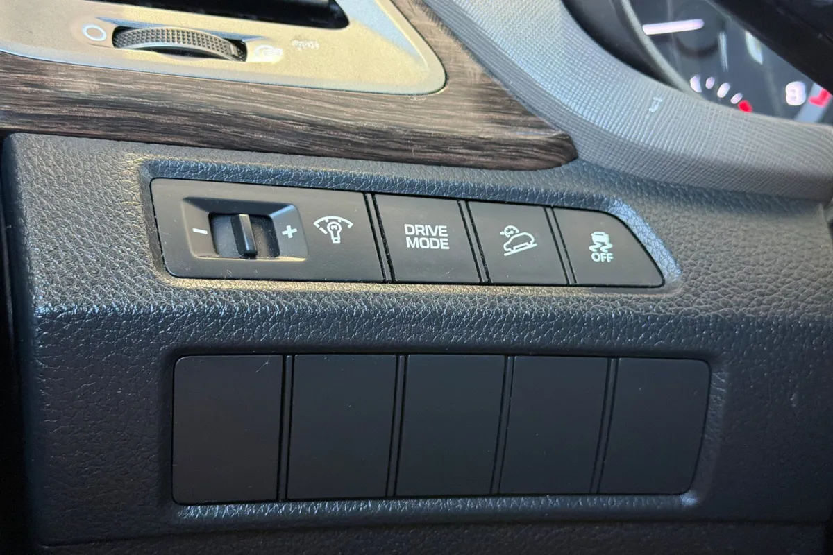 2017 Hyundai Santa Fe Sport 2.4L thumbnail 34