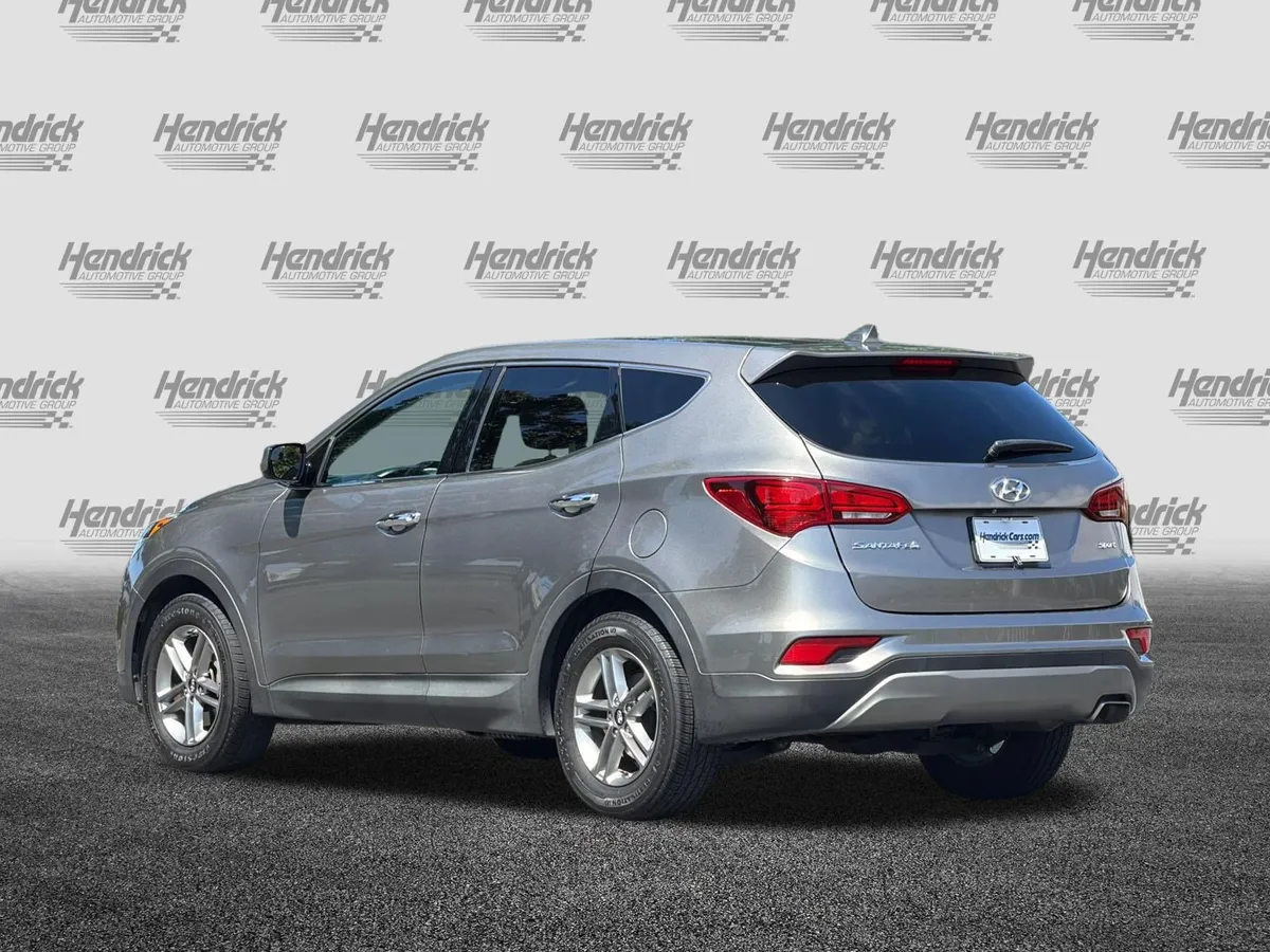 2017 Hyundai Santa Fe Sport 2.4L thumbnail 6