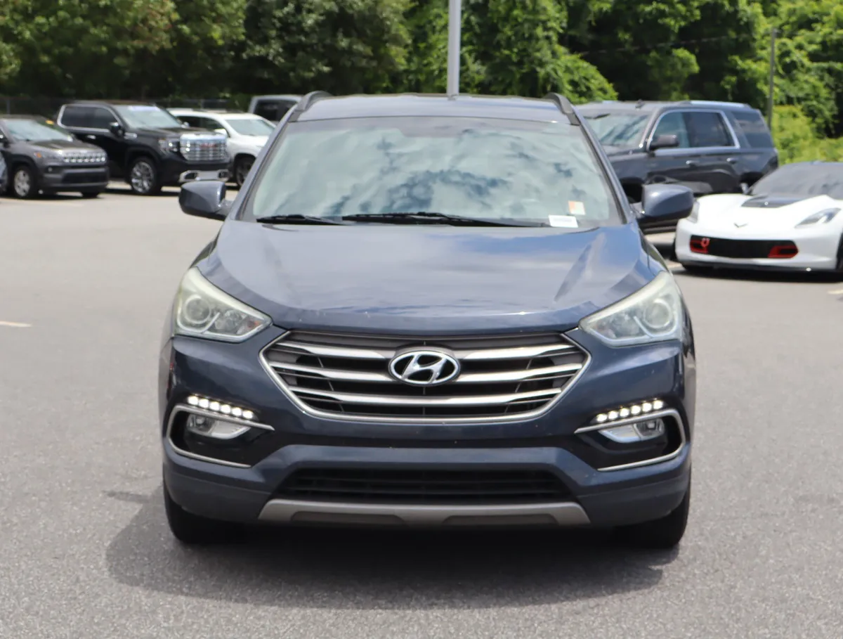 2017 Hyundai Santa Fe Sport 2.4L thumbnail 2