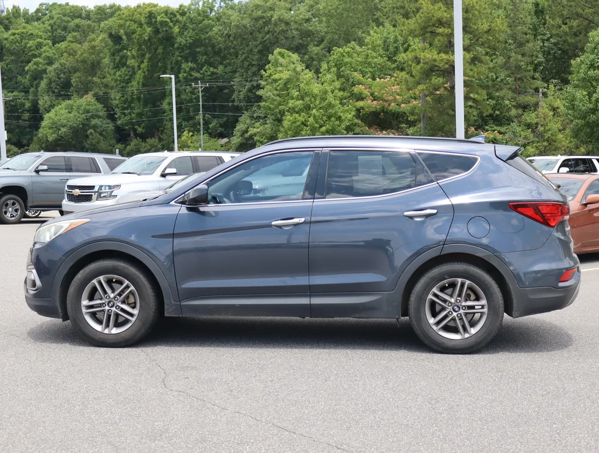 2017 Hyundai Santa Fe Sport 2.4L thumbnail 5