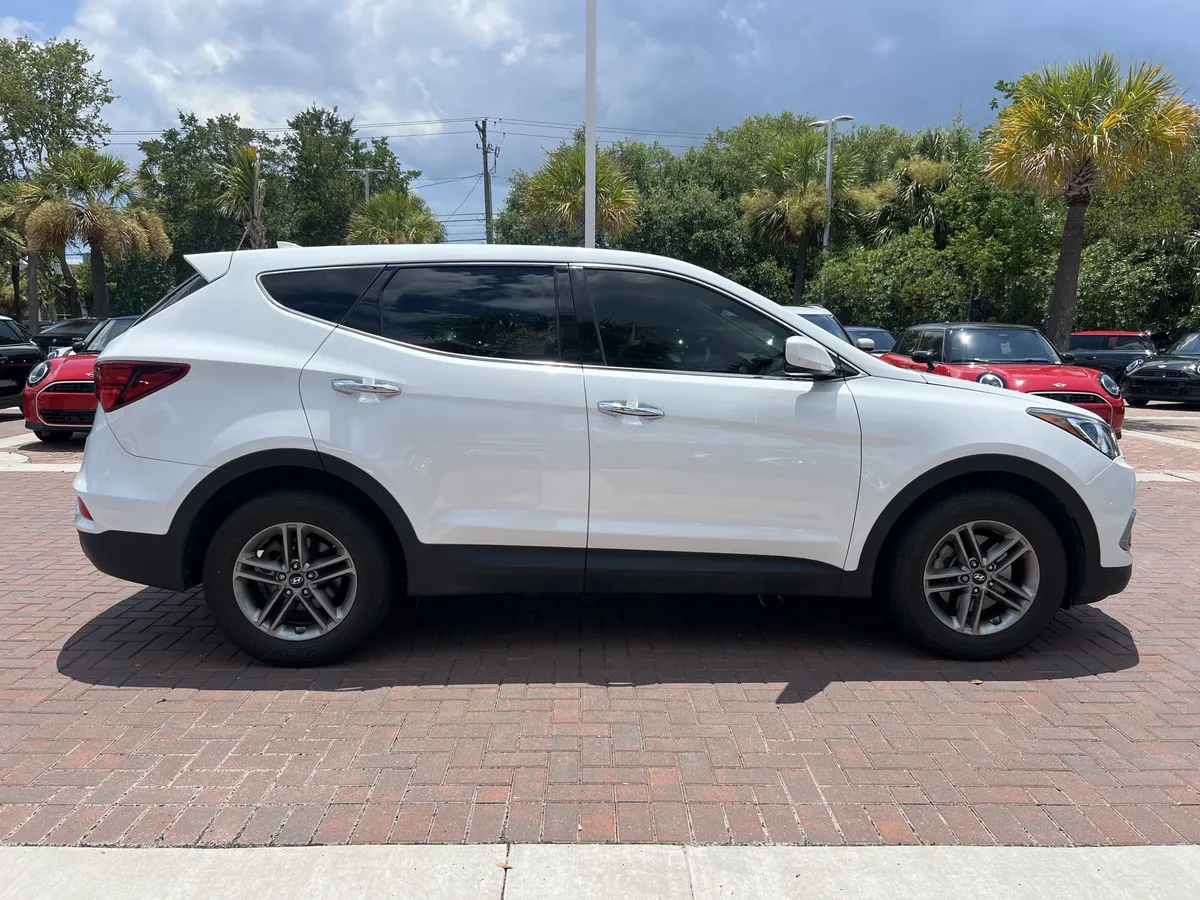 2017 Hyundai Santa Fe Sport 2.4L thumbnail 12