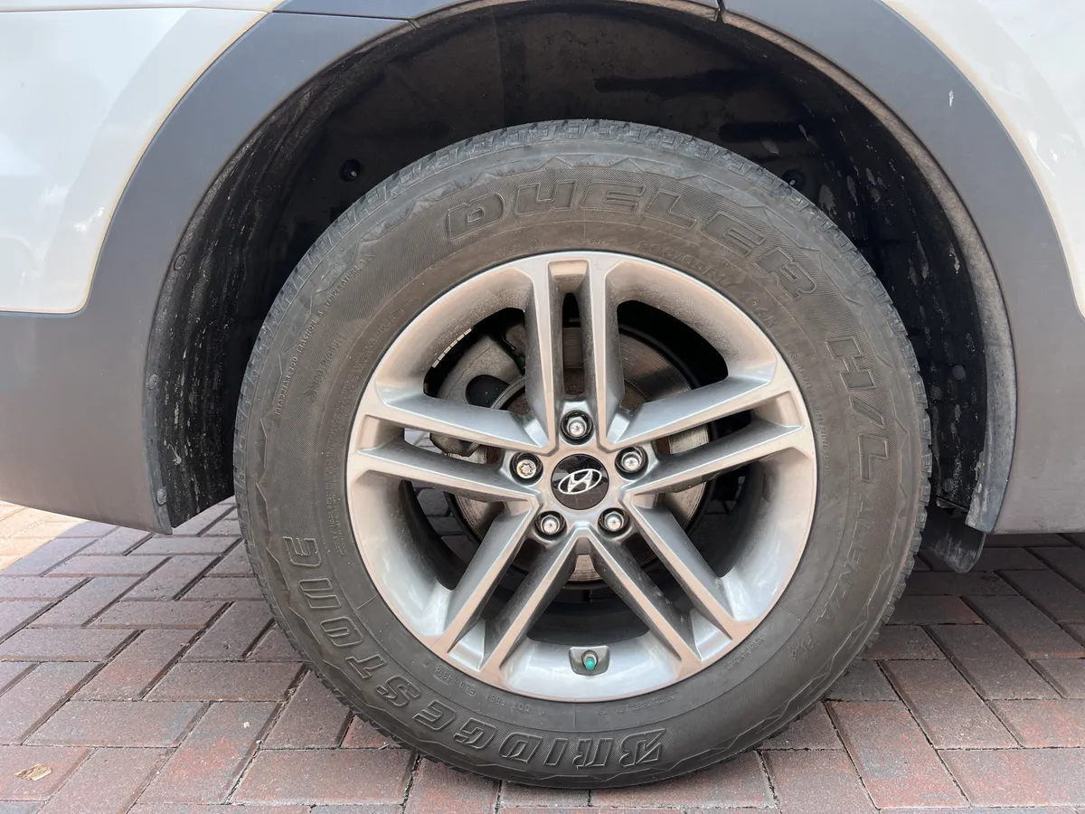 2017 Hyundai Santa Fe Sport 2.4L thumbnail 14