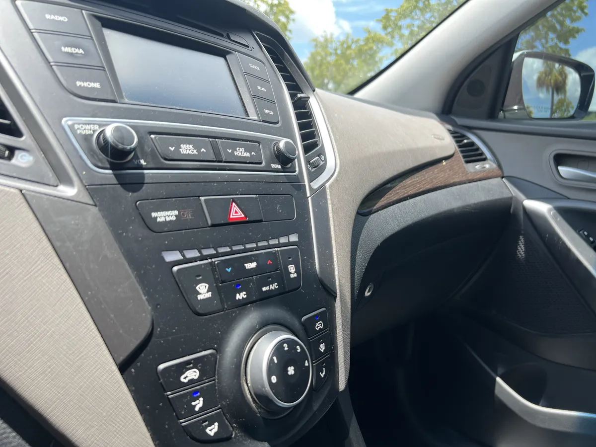 2017 Hyundai Santa Fe Sport 2.4L thumbnail 15