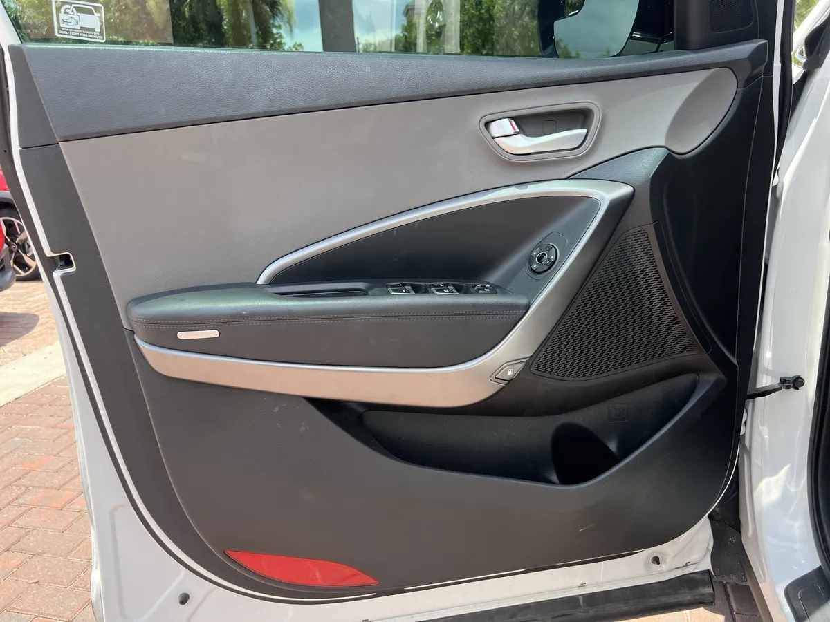 2017 Hyundai Santa Fe Sport 2.4L thumbnail 16