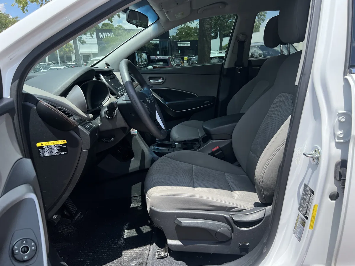 2017 Hyundai Santa Fe Sport 2.4L thumbnail 18