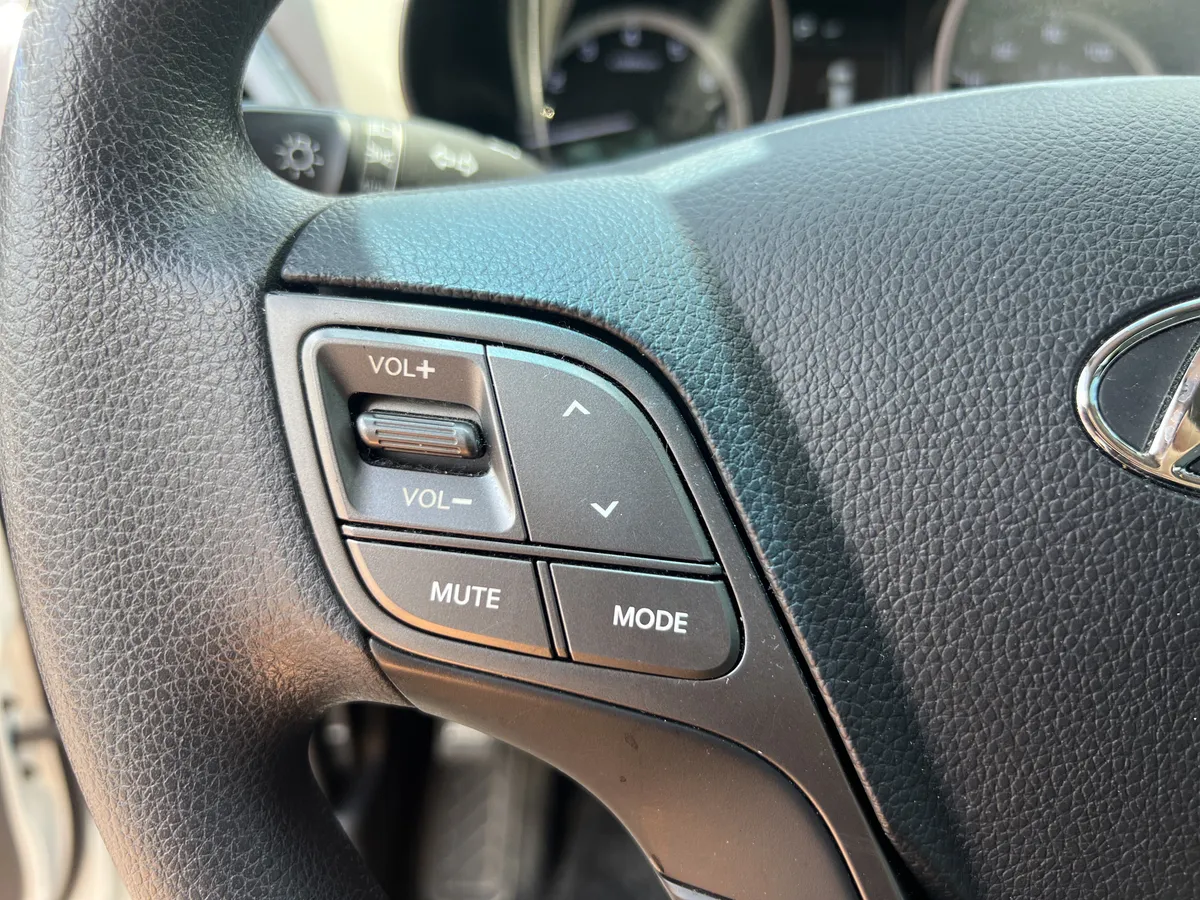 2017 Hyundai Santa Fe Sport 2.4L thumbnail 21