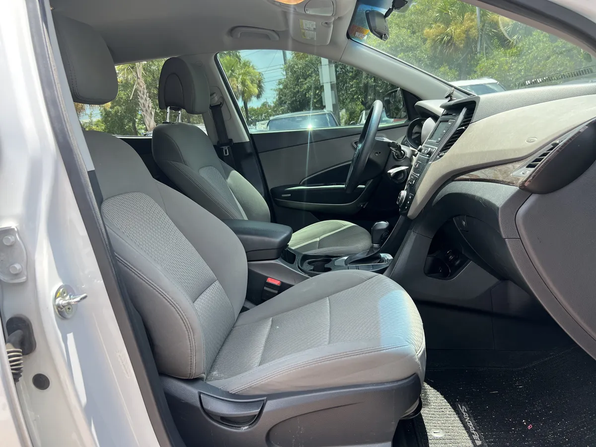 2017 Hyundai Santa Fe Sport 2.4L thumbnail 32