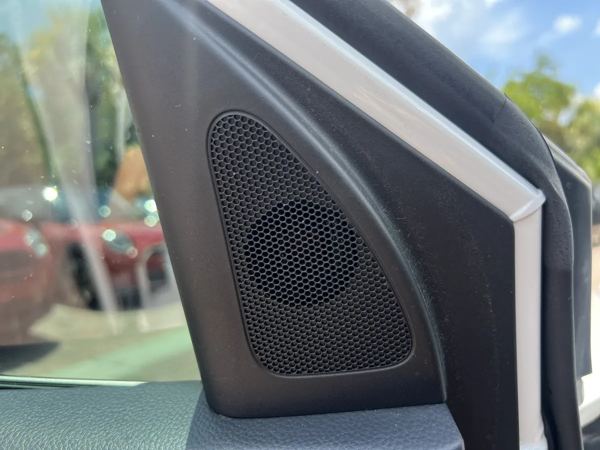 2017 Hyundai Santa Fe Sport 2.4L thumbnail 34