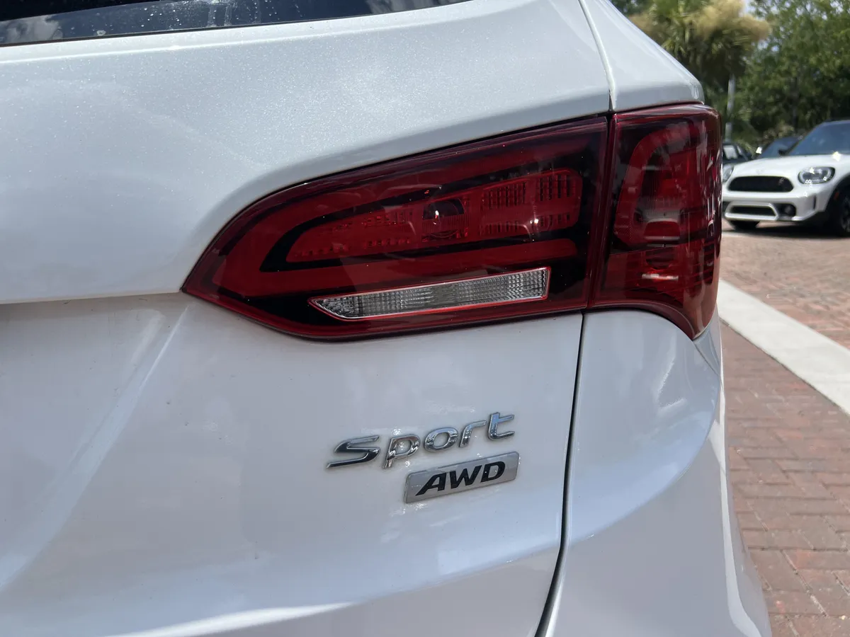 2017 Hyundai Santa Fe Sport 2.4L thumbnail 39