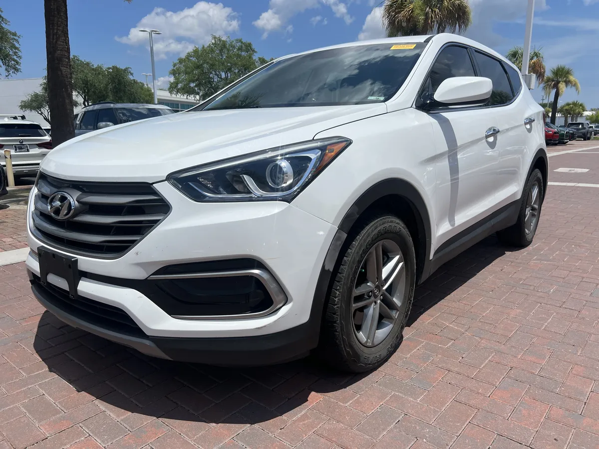 2017 Hyundai Santa Fe Sport 2.4L thumbnail 4