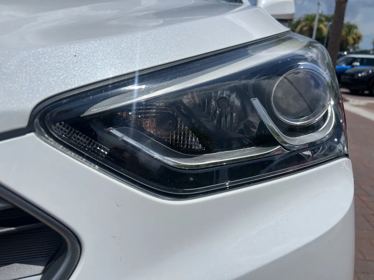2017 Hyundai Santa Fe Sport 2.4L thumbnail 5