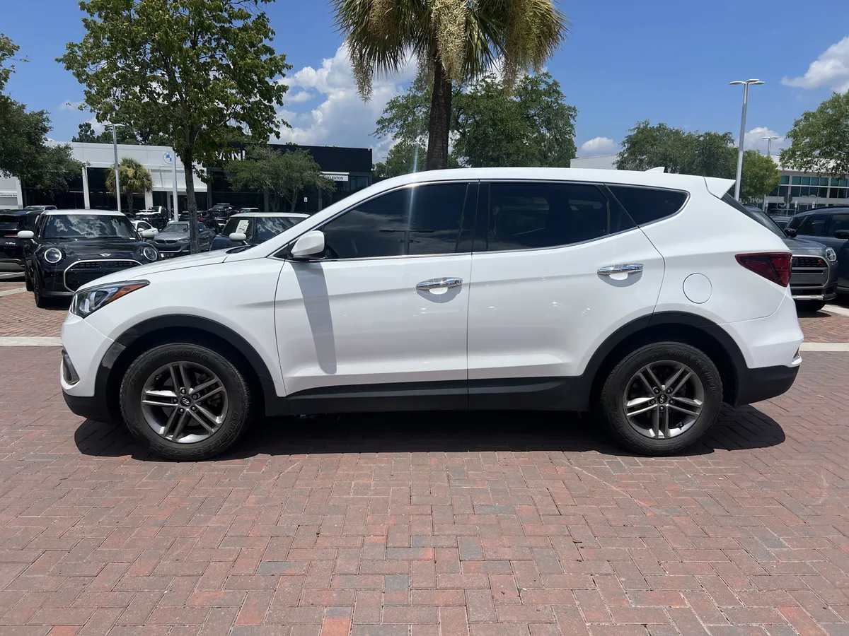 2017 Hyundai Santa Fe Sport 2.4L thumbnail 6