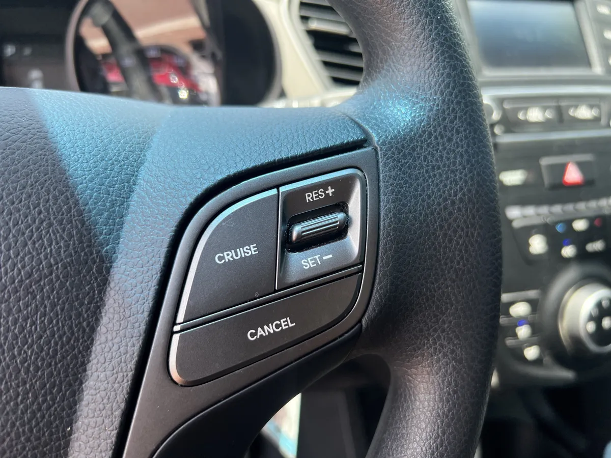 2017 Hyundai Santa Fe Sport 2.4L thumbnail 7