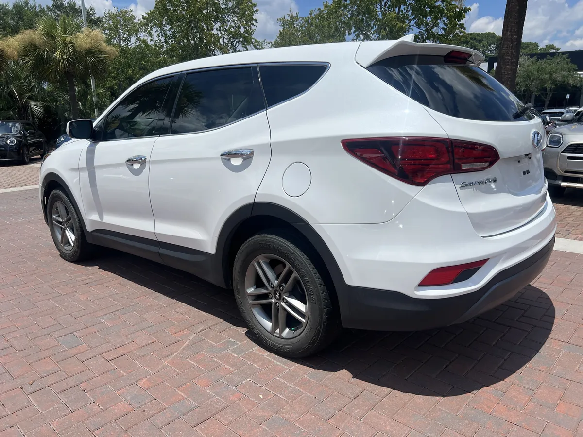2017 Hyundai Santa Fe Sport 2.4L thumbnail 8