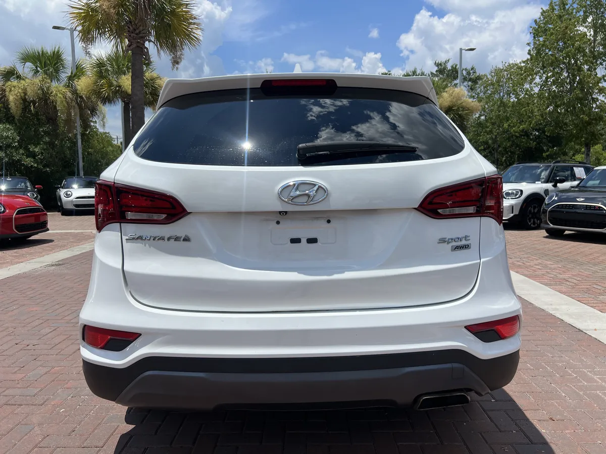 2017 Hyundai Santa Fe Sport 2.4L thumbnail 9