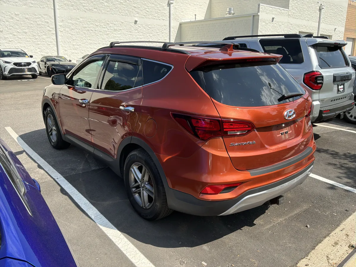 2017 Hyundai Santa Fe Sport 2.4L thumbnail 10