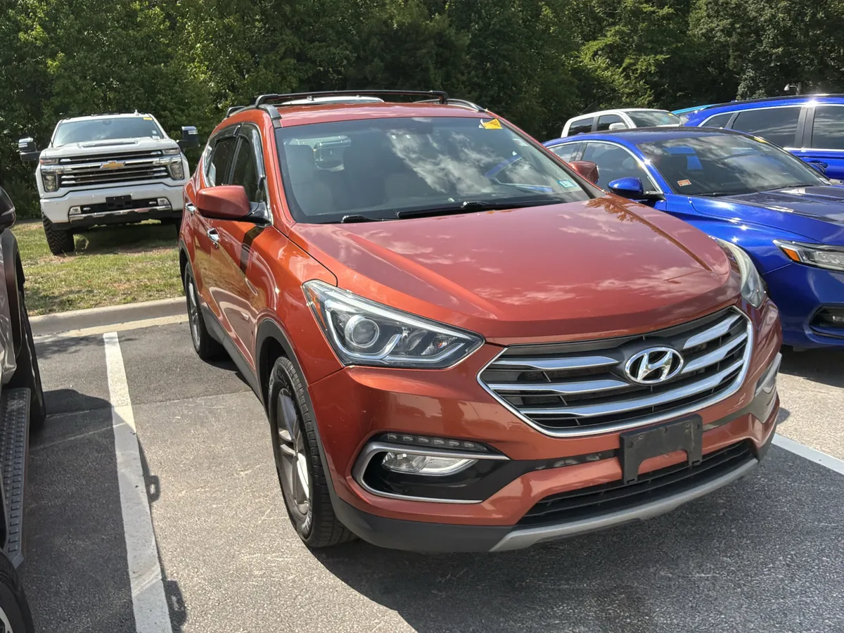 2017 Hyundai Santa Fe Sport 2.4L thumbnail 2