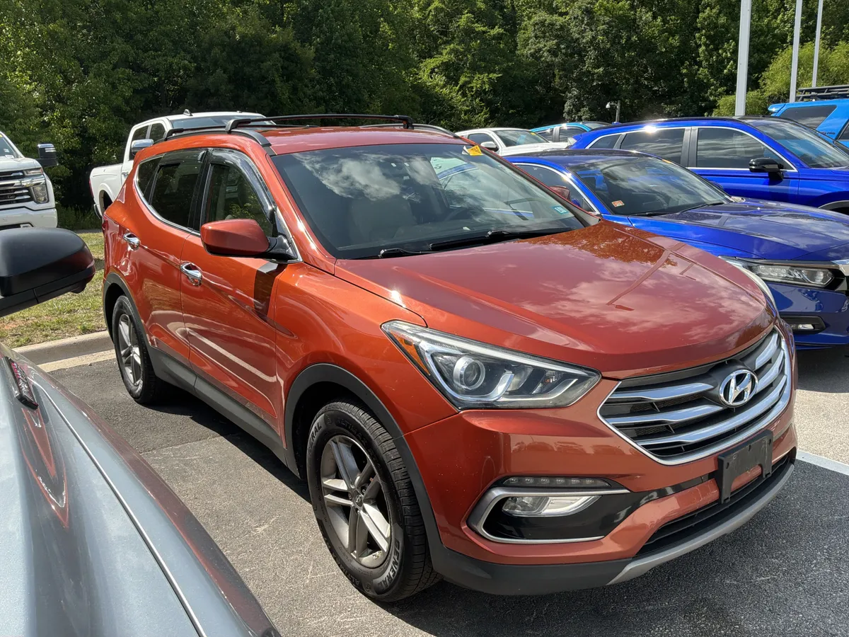2017 Hyundai Santa Fe Sport 2.4L thumbnail 4