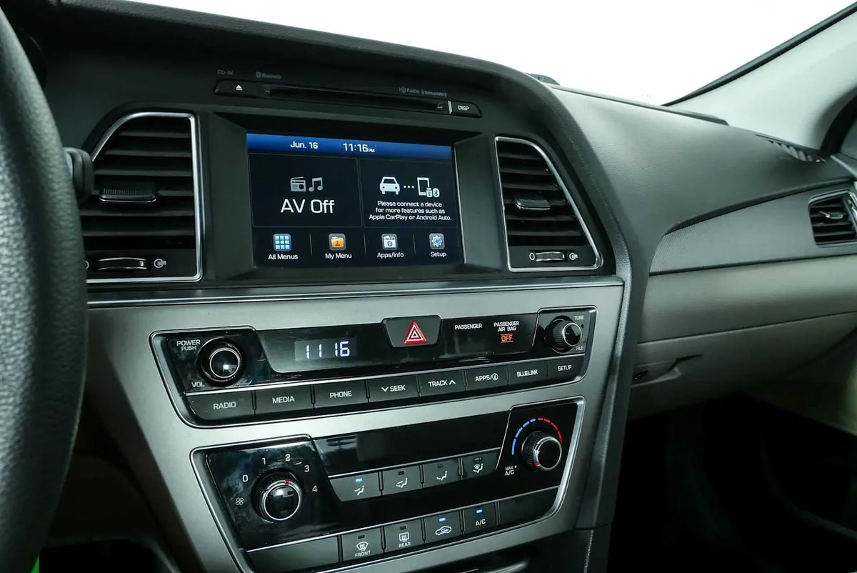 2017 HYUNDAI SONATA SE thumbnail 12