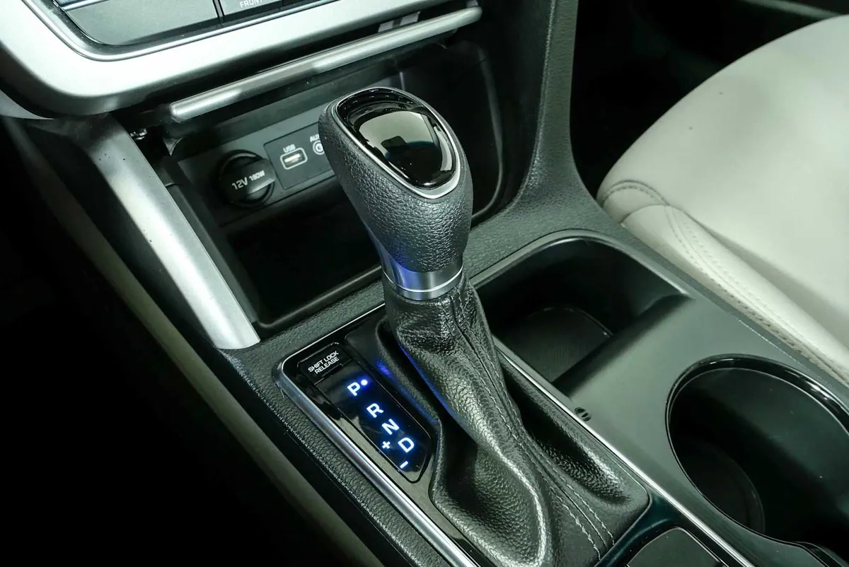 2017 HYUNDAI SONATA SE thumbnail 16