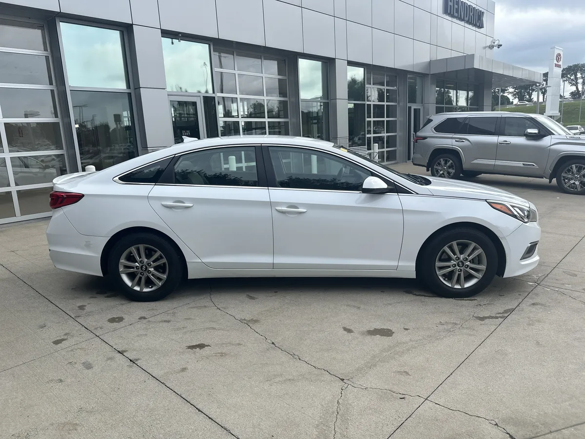 2017 Hyundai Sonata SE thumbnail 10