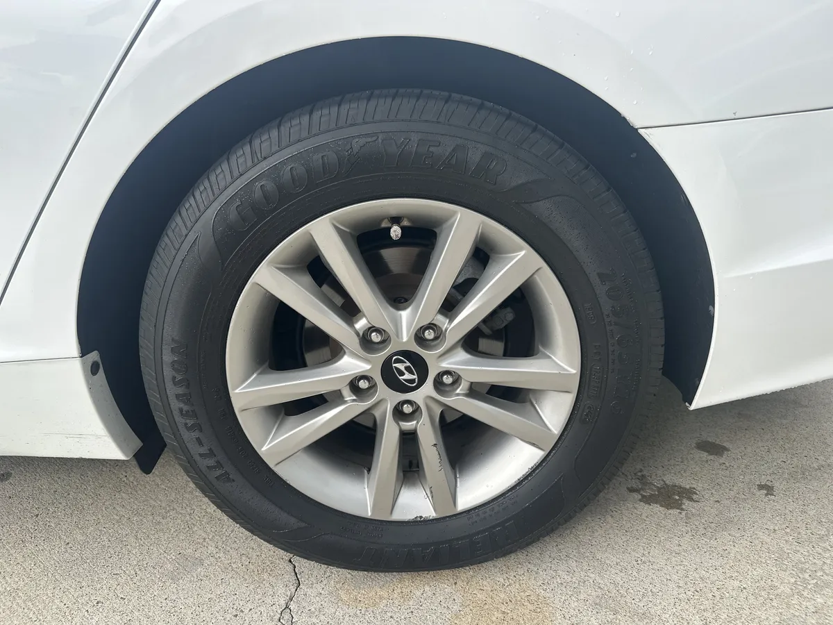 2017 Hyundai Sonata SE thumbnail 18