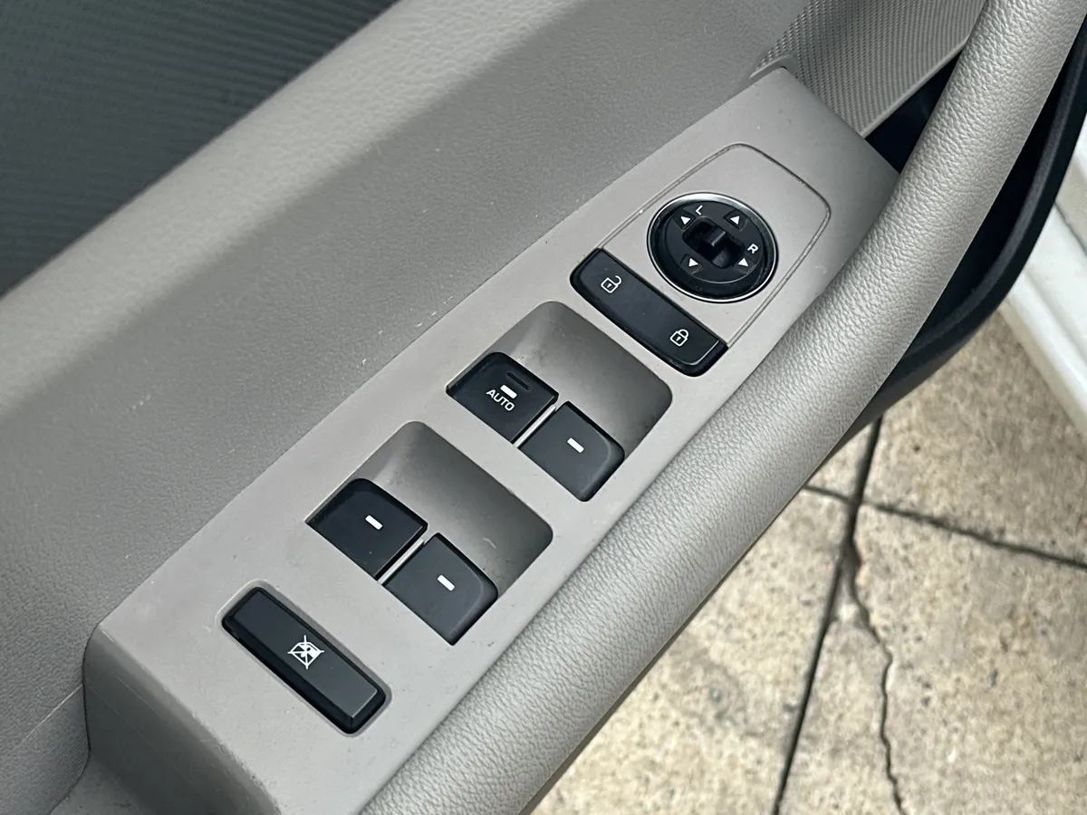 2017 Hyundai Sonata SE thumbnail 21
