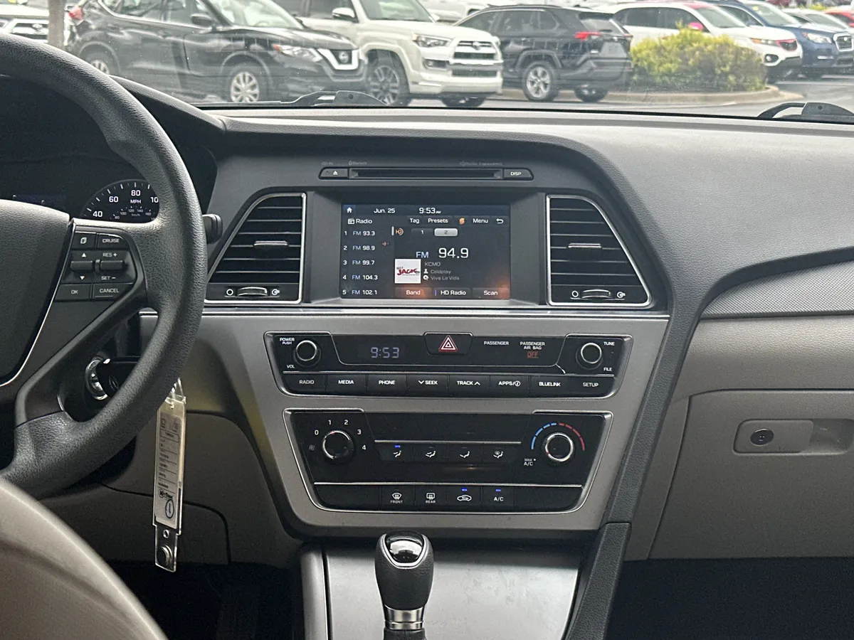 2017 Hyundai Sonata SE thumbnail 24