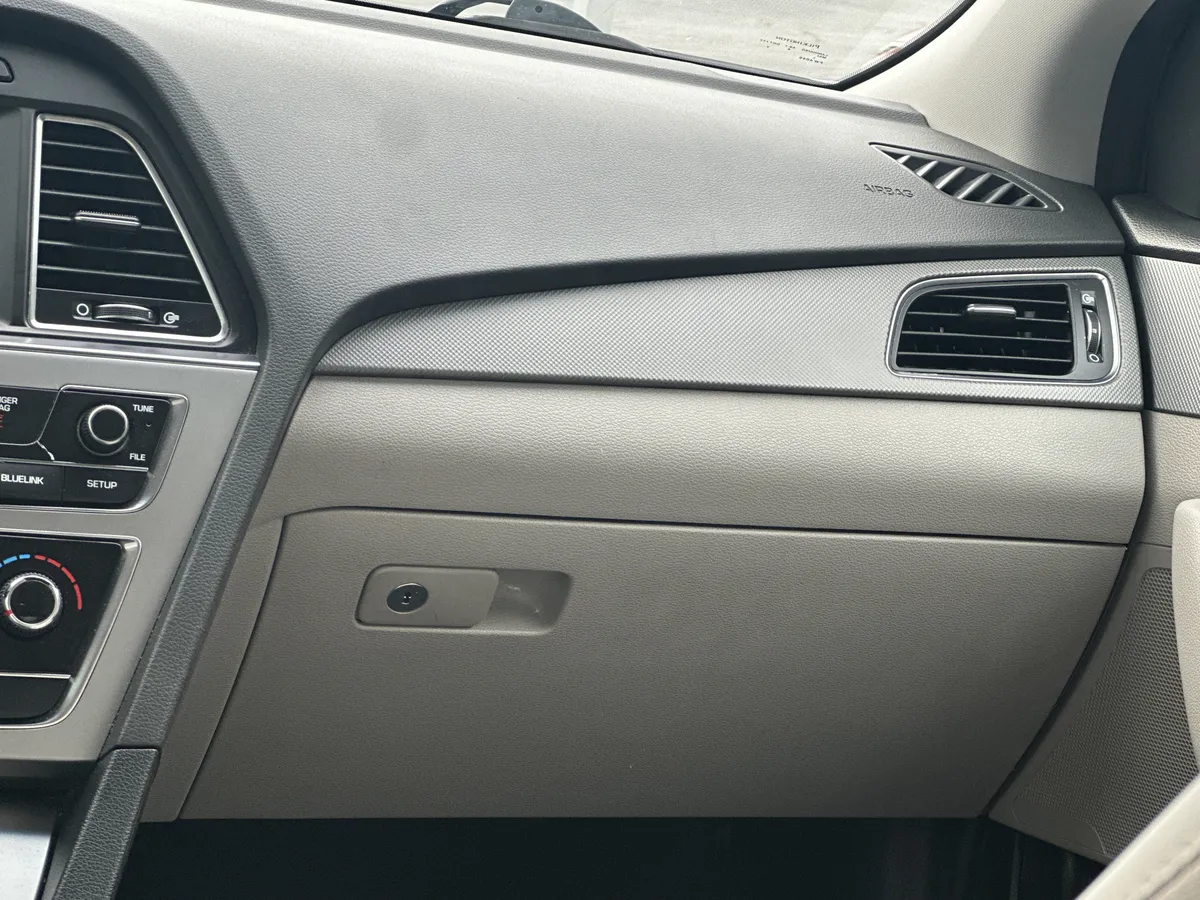 2017 Hyundai Sonata SE thumbnail 25