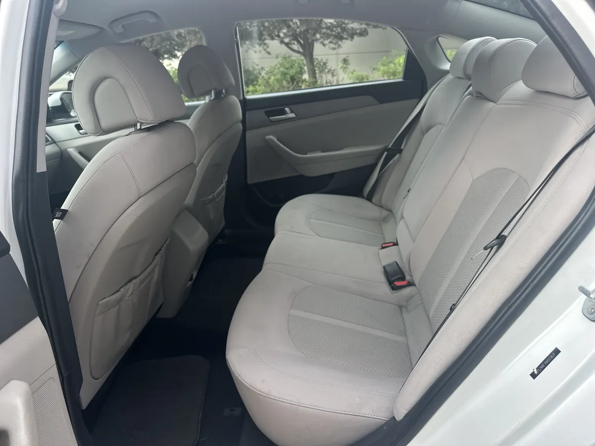 2017 Hyundai Sonata SE thumbnail 26