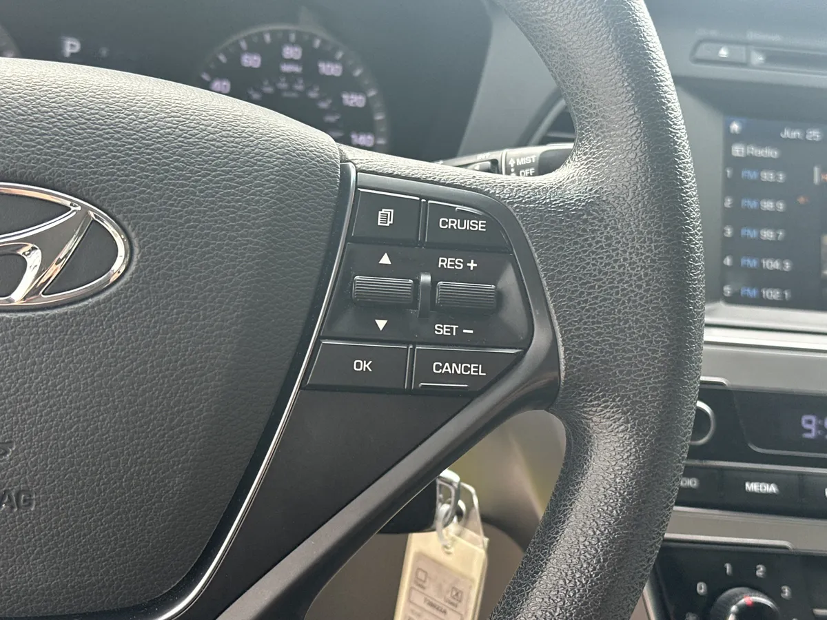 2017 Hyundai Sonata SE thumbnail 30