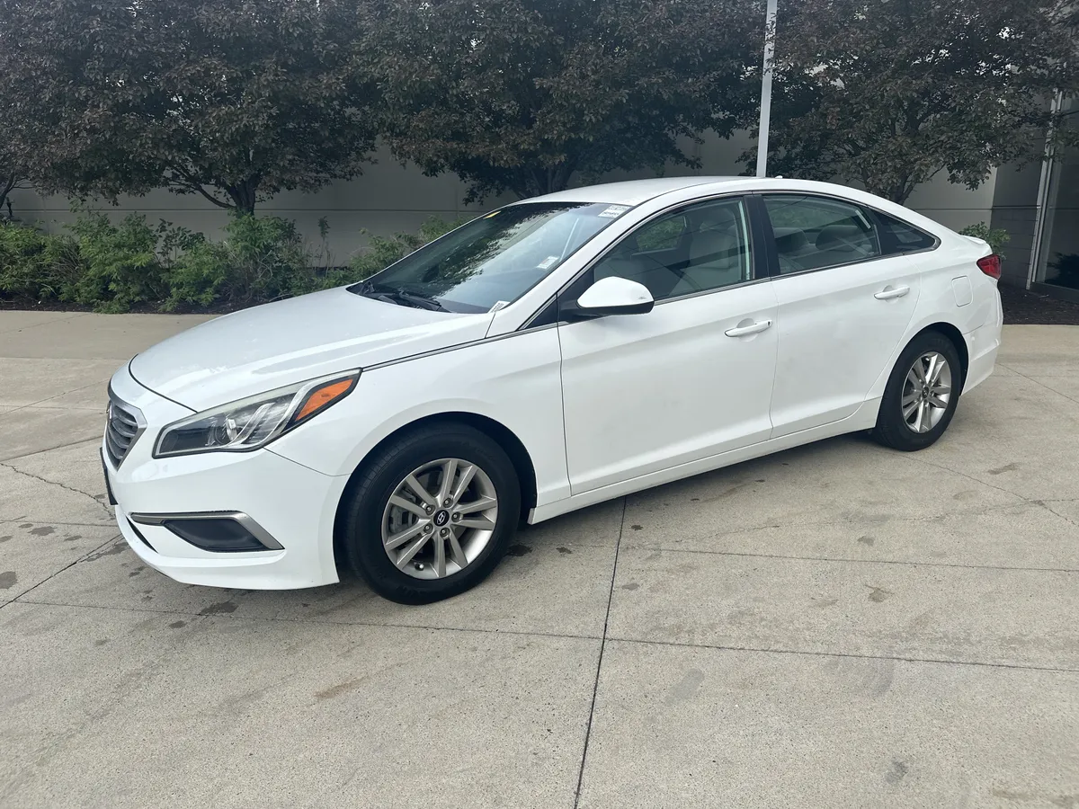 2017 Hyundai Sonata SE thumbnail 4