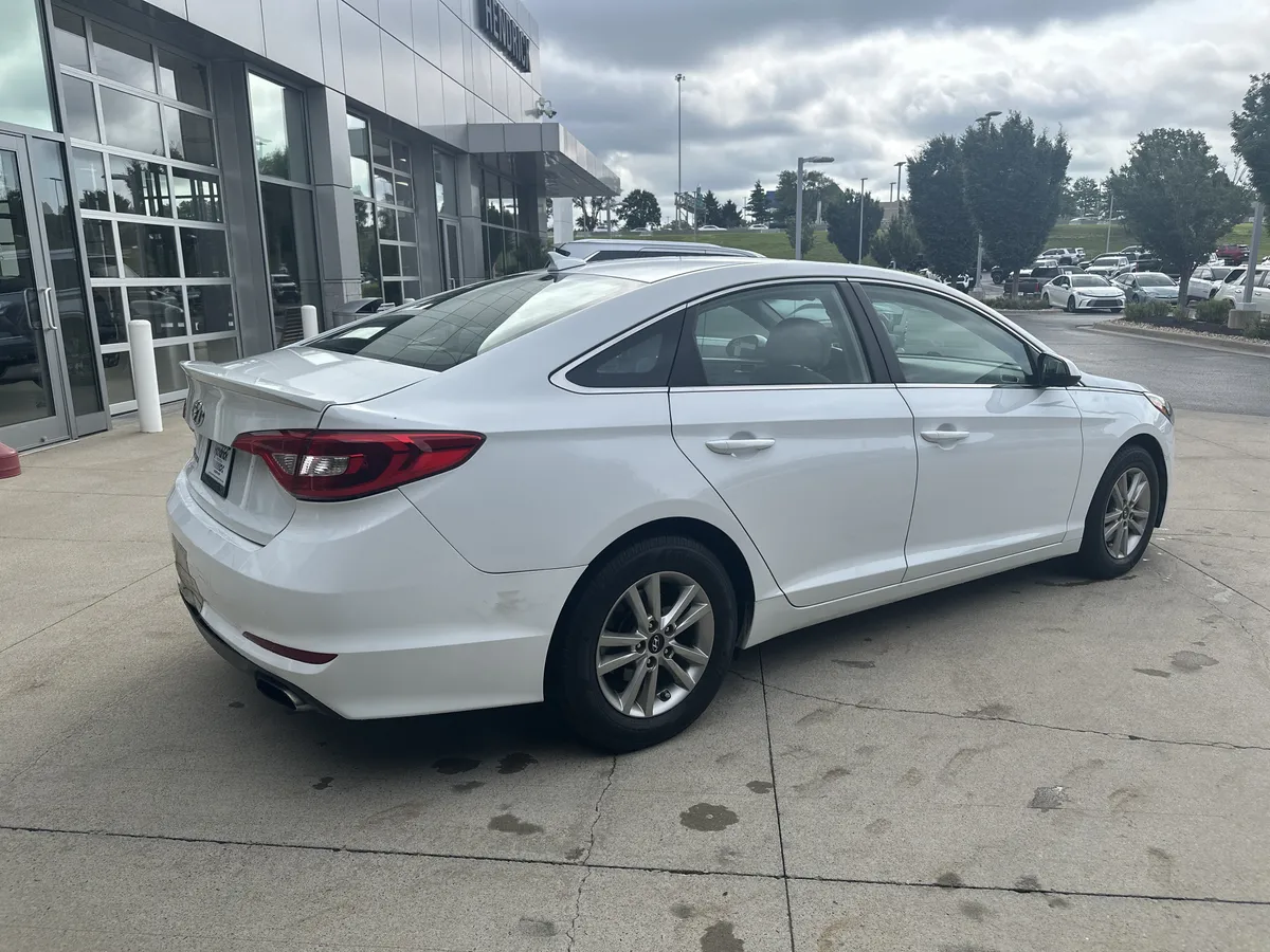 2017 Hyundai Sonata SE thumbnail 6