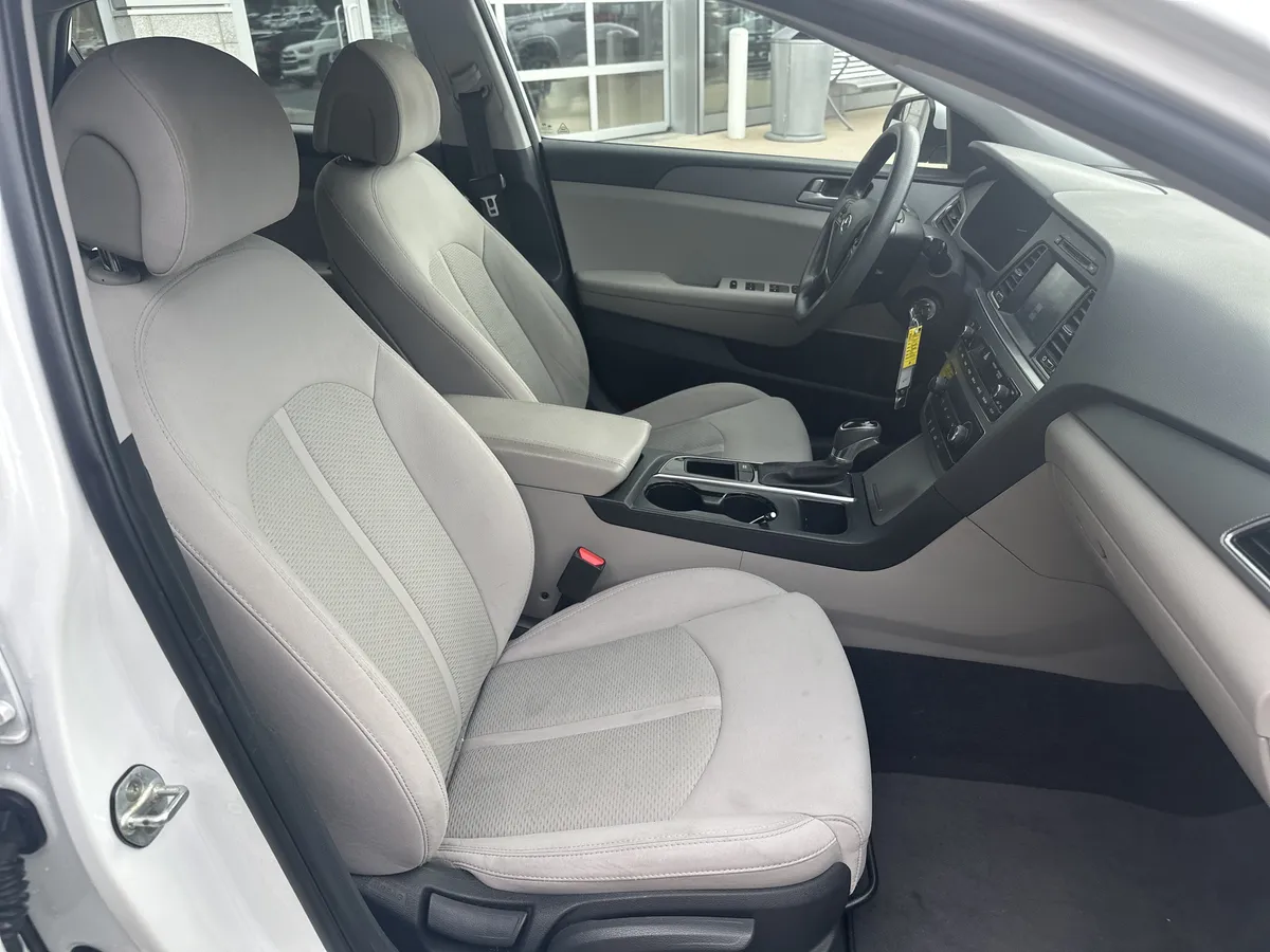 2017 Hyundai Sonata SE thumbnail 7