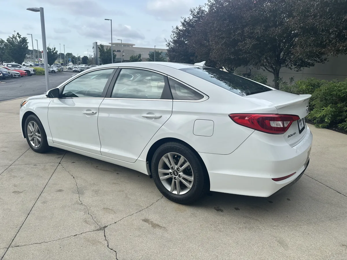2017 Hyundai Sonata SE thumbnail 8