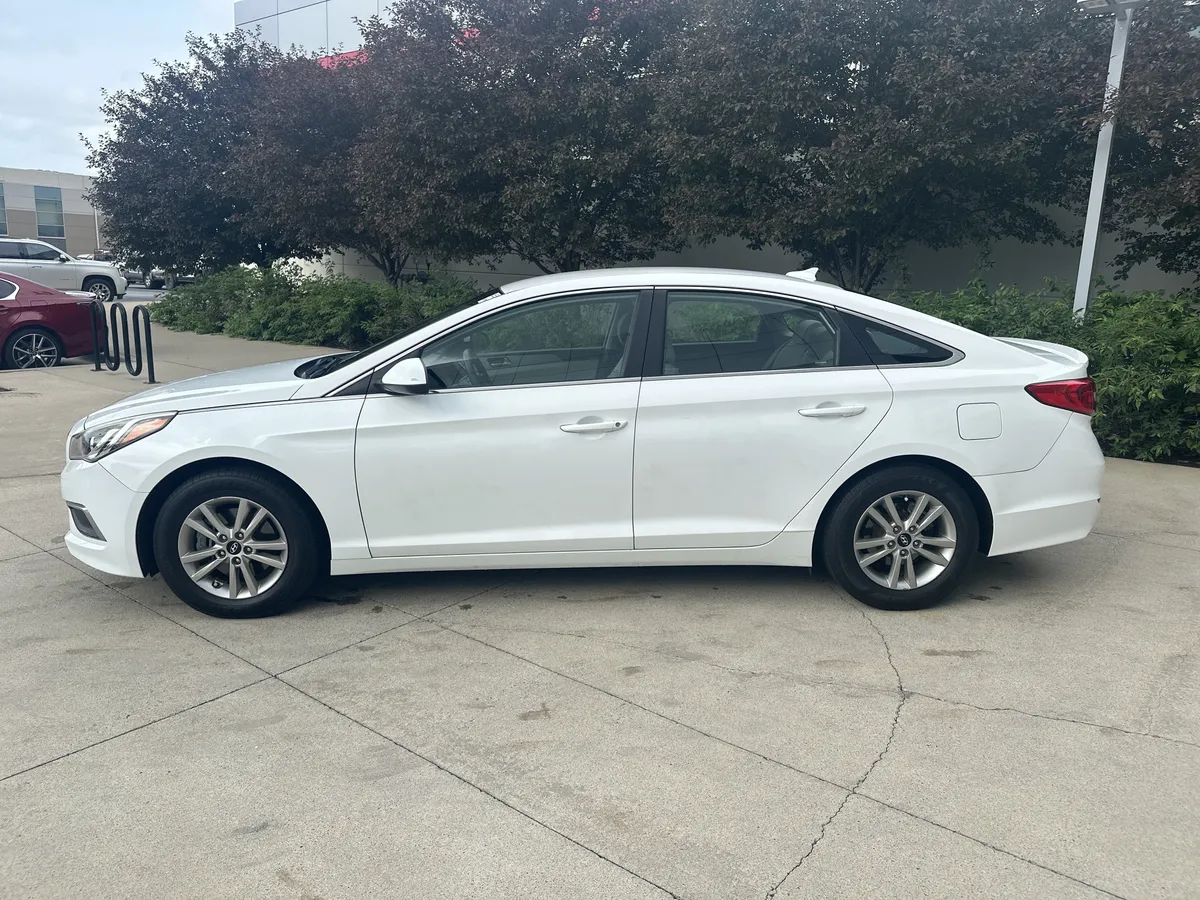 2017 Hyundai Sonata SE thumbnail 9