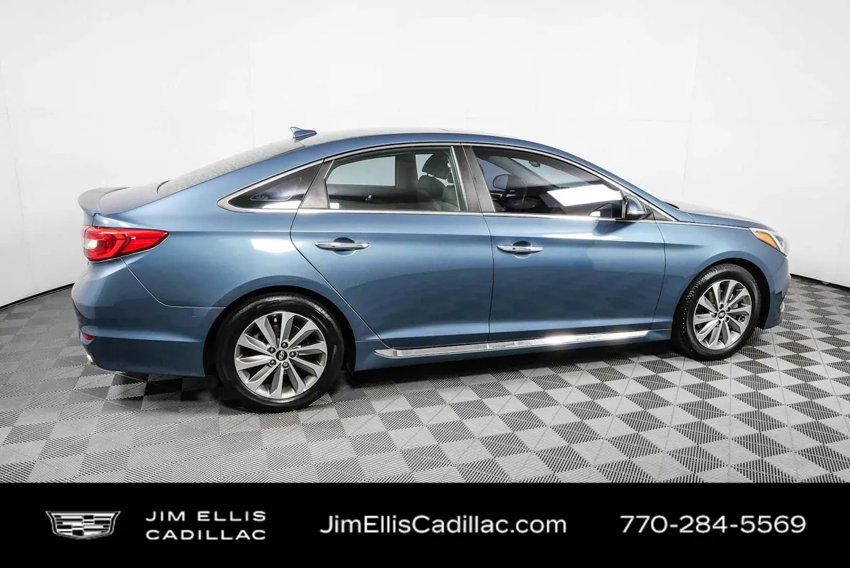 2017 Hyundai Sonata Sport thumbnail 2
