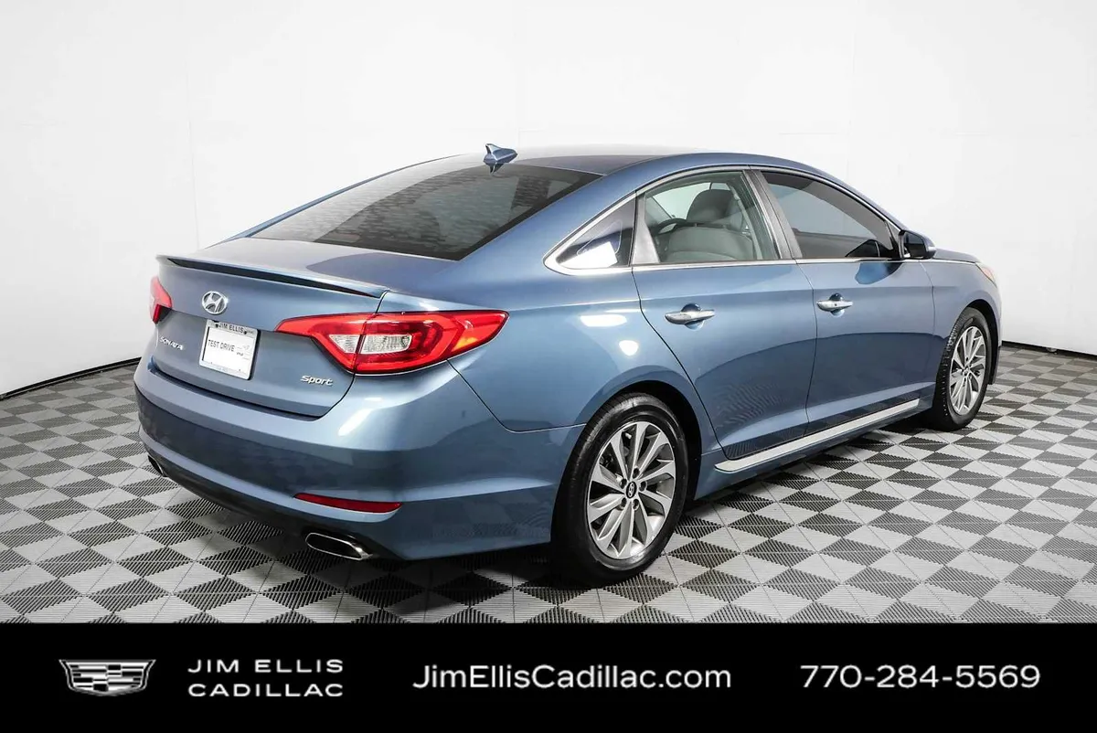 2017 Hyundai Sonata Sport thumbnail 3