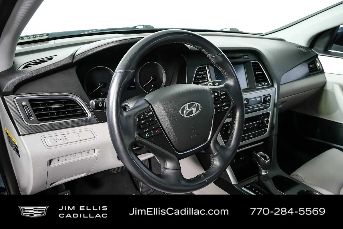 2017 Hyundai Sonata Sport thumbnail 4