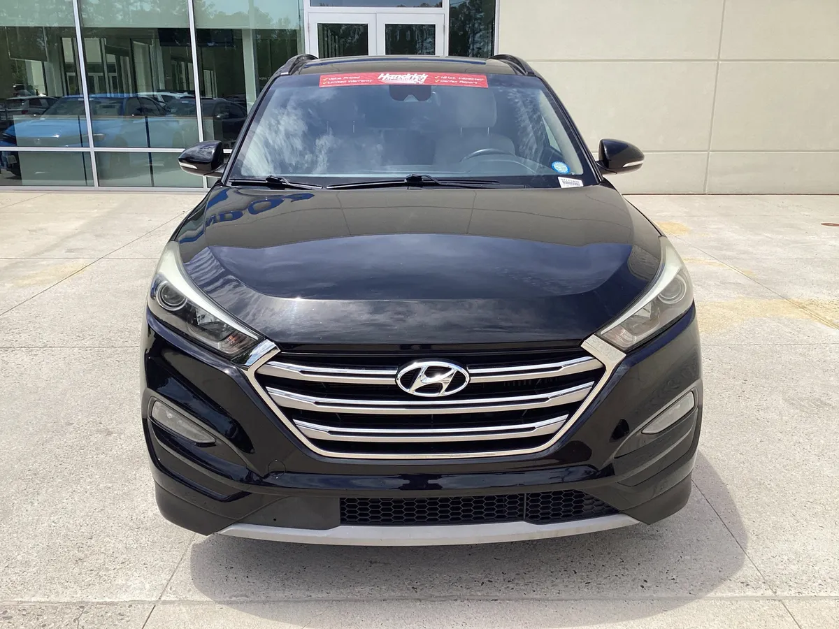 2017 Hyundai Tucson Limited thumbnail 2