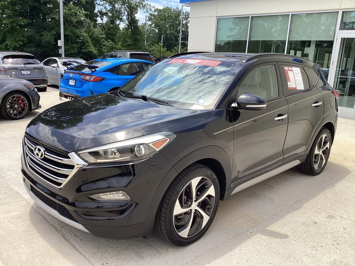 2017 Hyundai Tucson Limited thumbnail 4