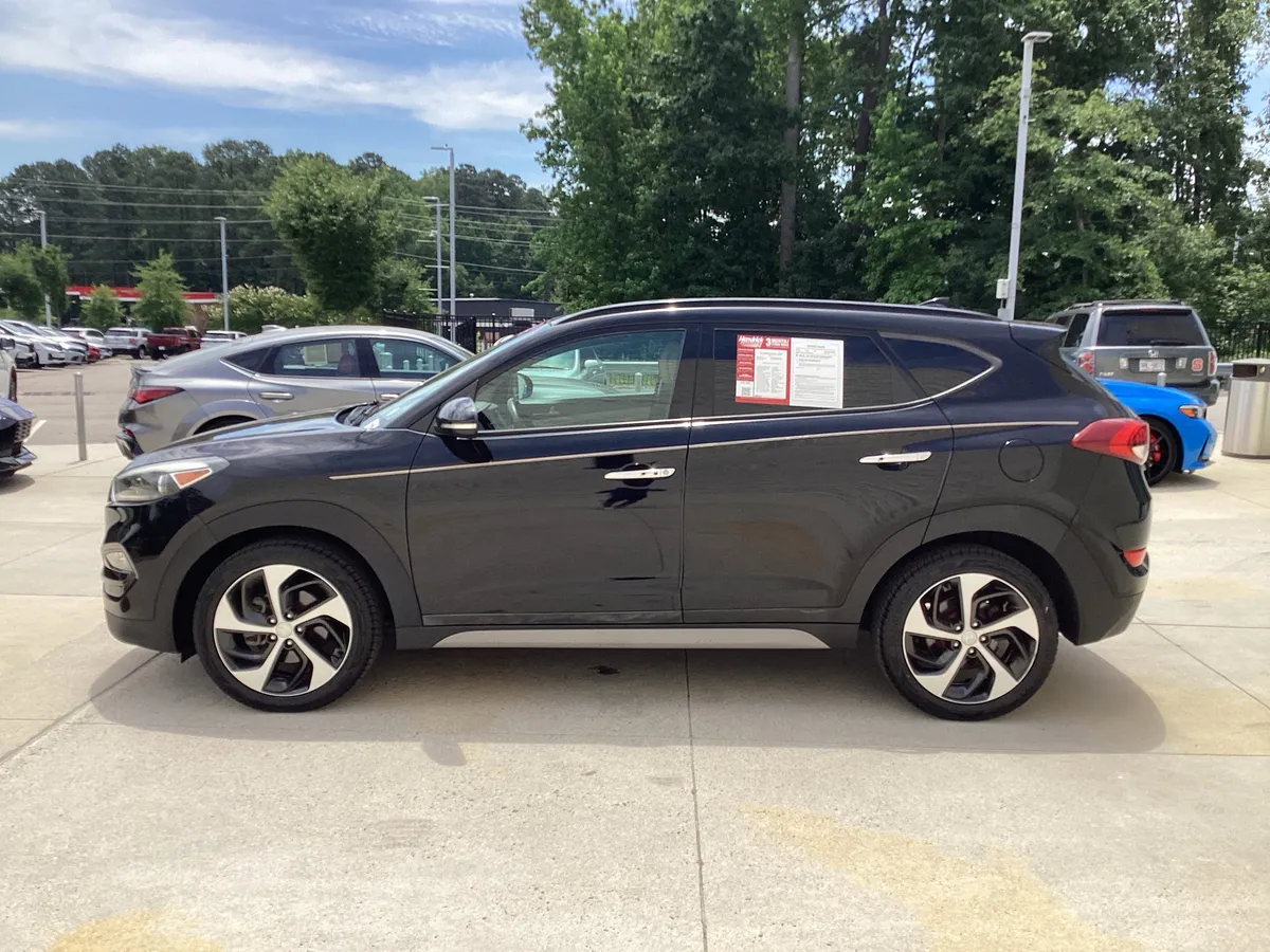 2017 Hyundai Tucson Limited thumbnail 5