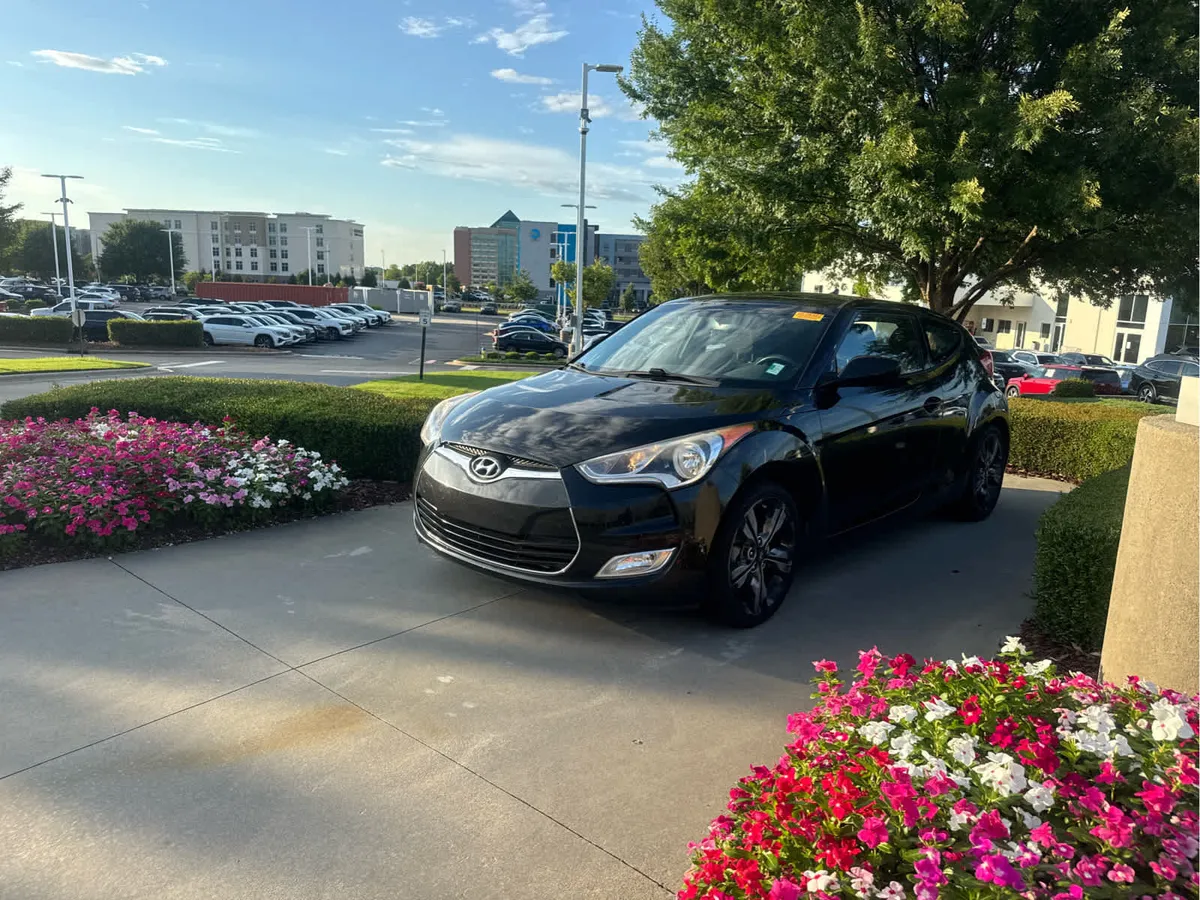 2017 Hyundai Veloster Value Edition thumbnail 9