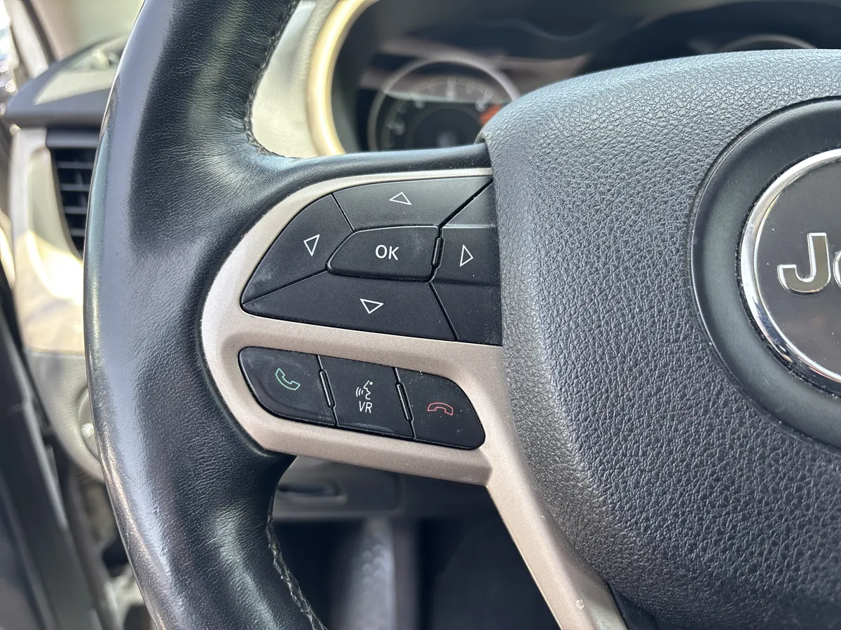 2017 Jeep Cherokee Limited thumbnail 13