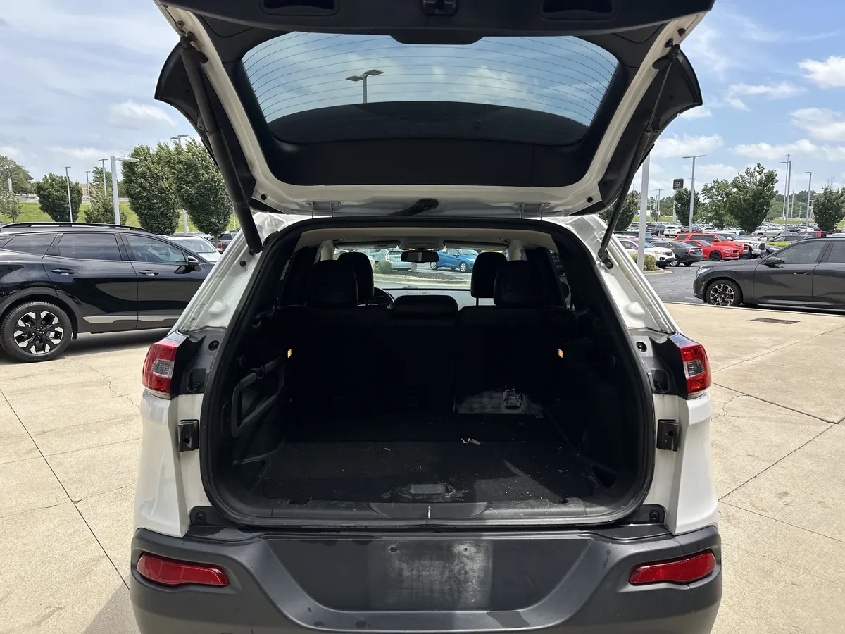 2017 Jeep Cherokee Limited thumbnail 18