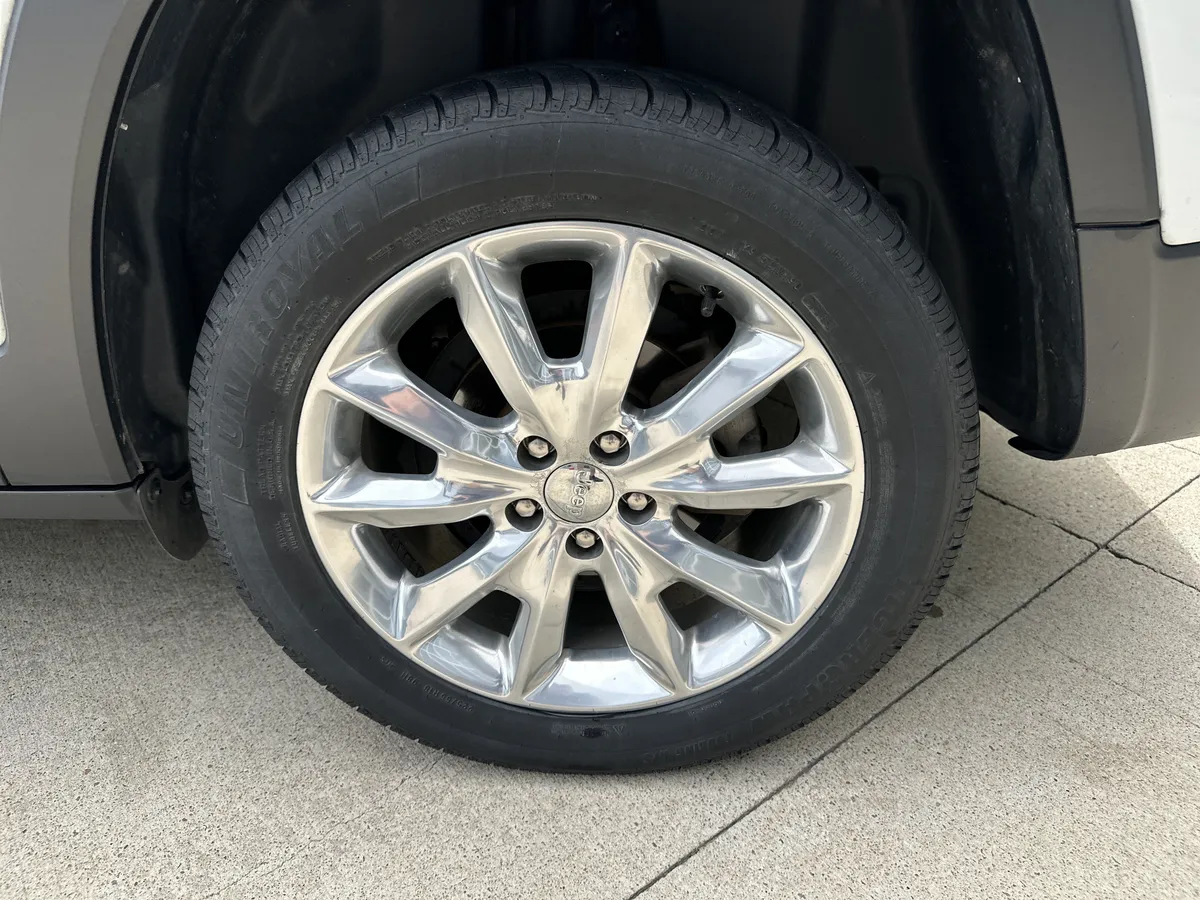 2017 Jeep Cherokee Limited thumbnail 21